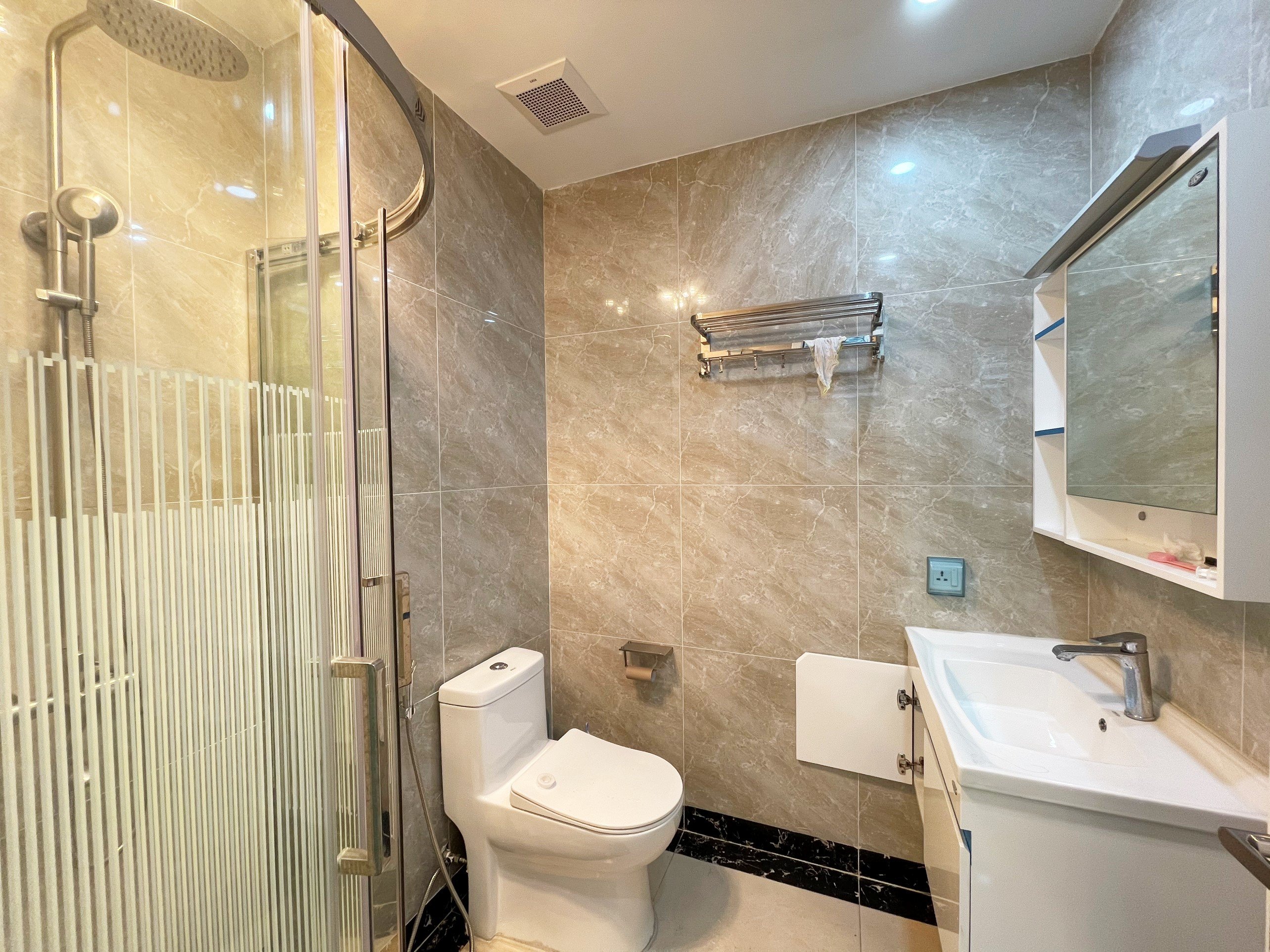 Luxury Villa in Hanoi Vinhomes Riverside The Harmony full furniture for rent 8