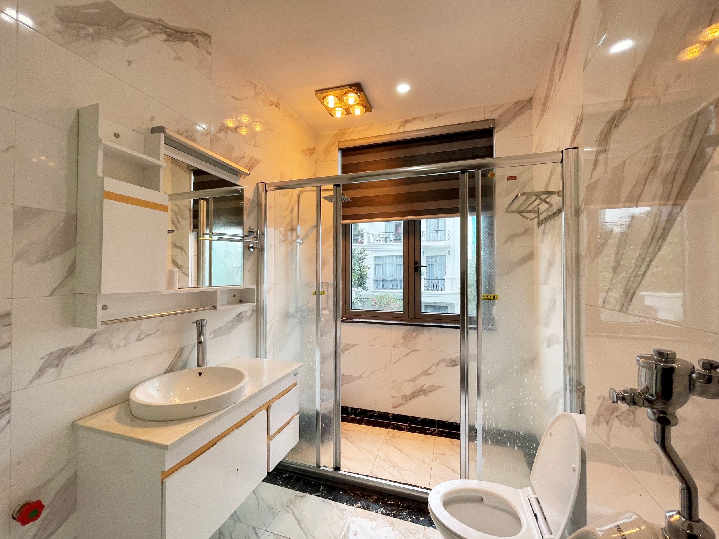 Luxury Villa in Hanoi Vinhomes Riverside The Harmony full furniture for rent 9