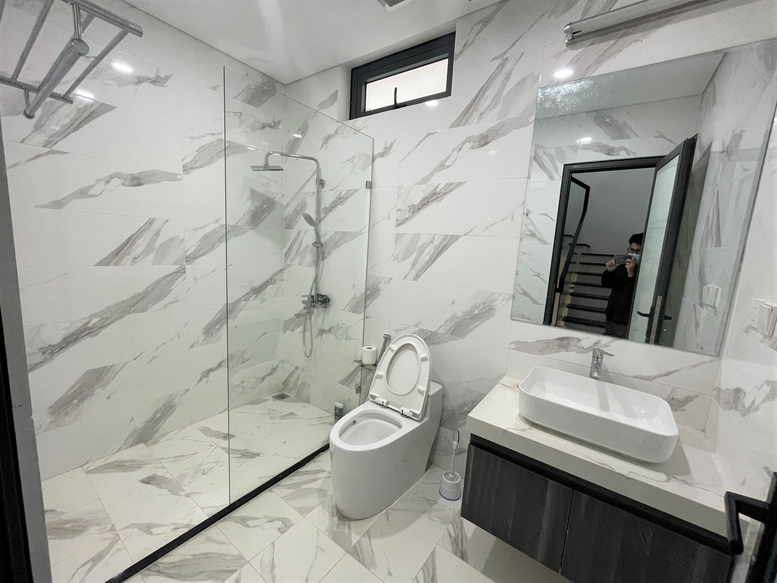 Modern semi-detached house for sale in Vinhomes The Harmony Nguyet Que 7