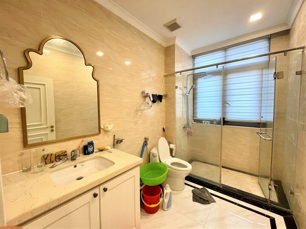 Modern Villa for rent with 4 bedrooms in Vinhomes The Harmony area 11