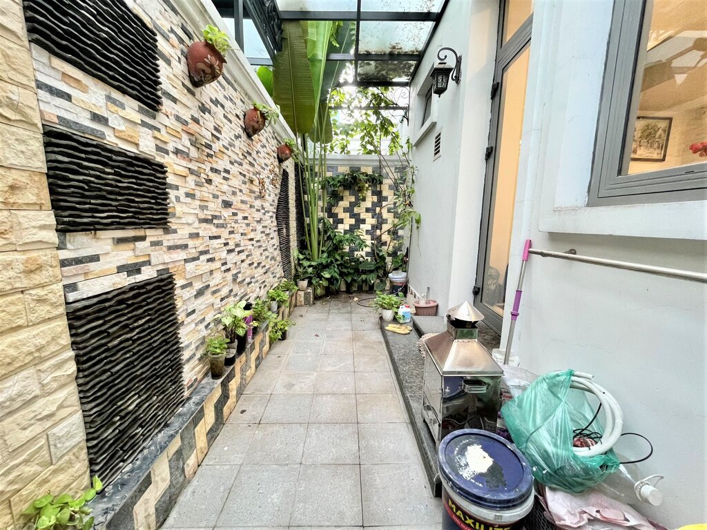 Modern Villa for rent with 4 bedrooms in Vinhomes The Harmony area 13
