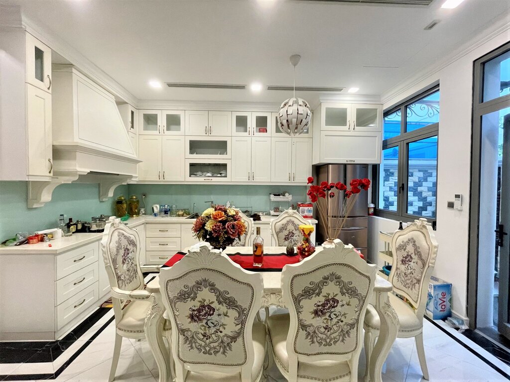 Modern Villa for rent with 4 bedrooms in Vinhomes The Harmony area 4