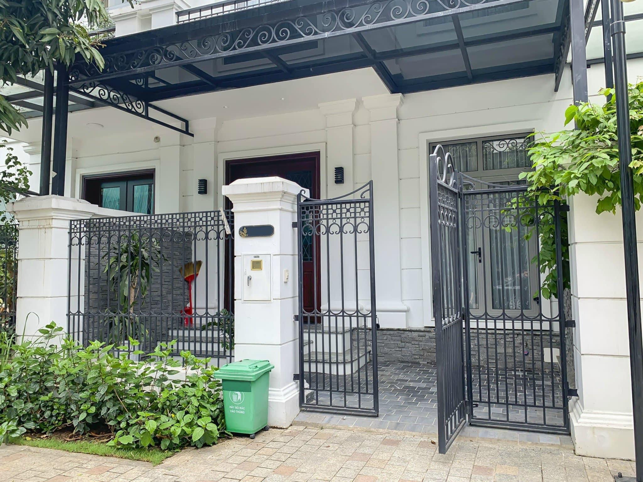 Near 12.4ha Air-Conditioning Lake Adjacent Villa for rent at Vinhomes The Harmony 1