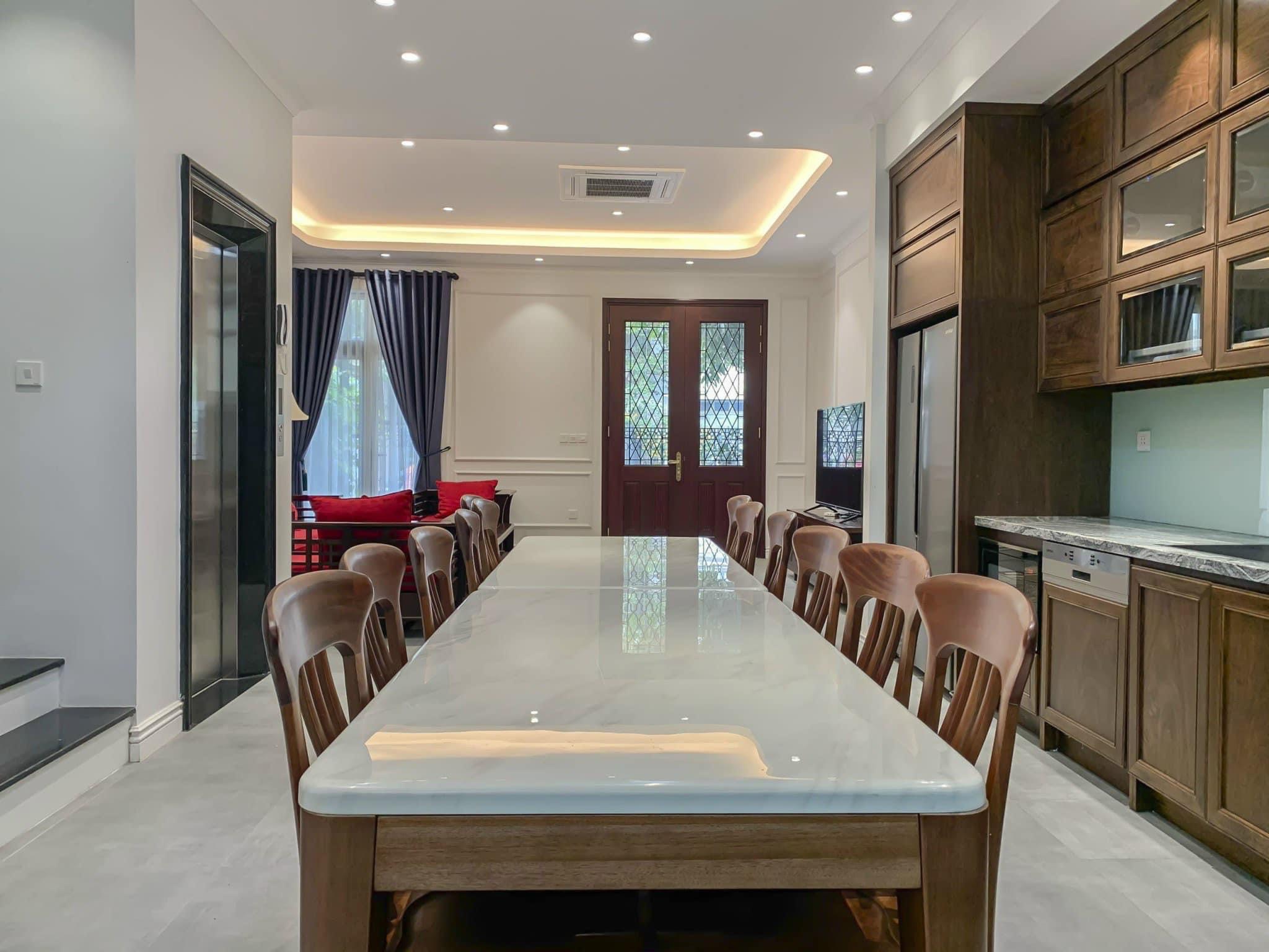 Near 12.4ha Air-Conditioning Lake Adjacent Villa for rent at Vinhomes The Harmony 8