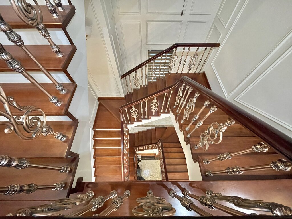 Neoclassical Detached villa for rent in Vinhomes The Harmony Urban Area 5