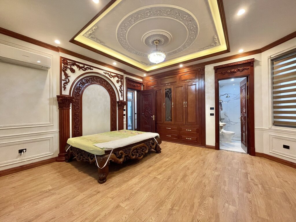 Neoclassical Detached villa for rent in Vinhomes The Harmony Urban Area 6