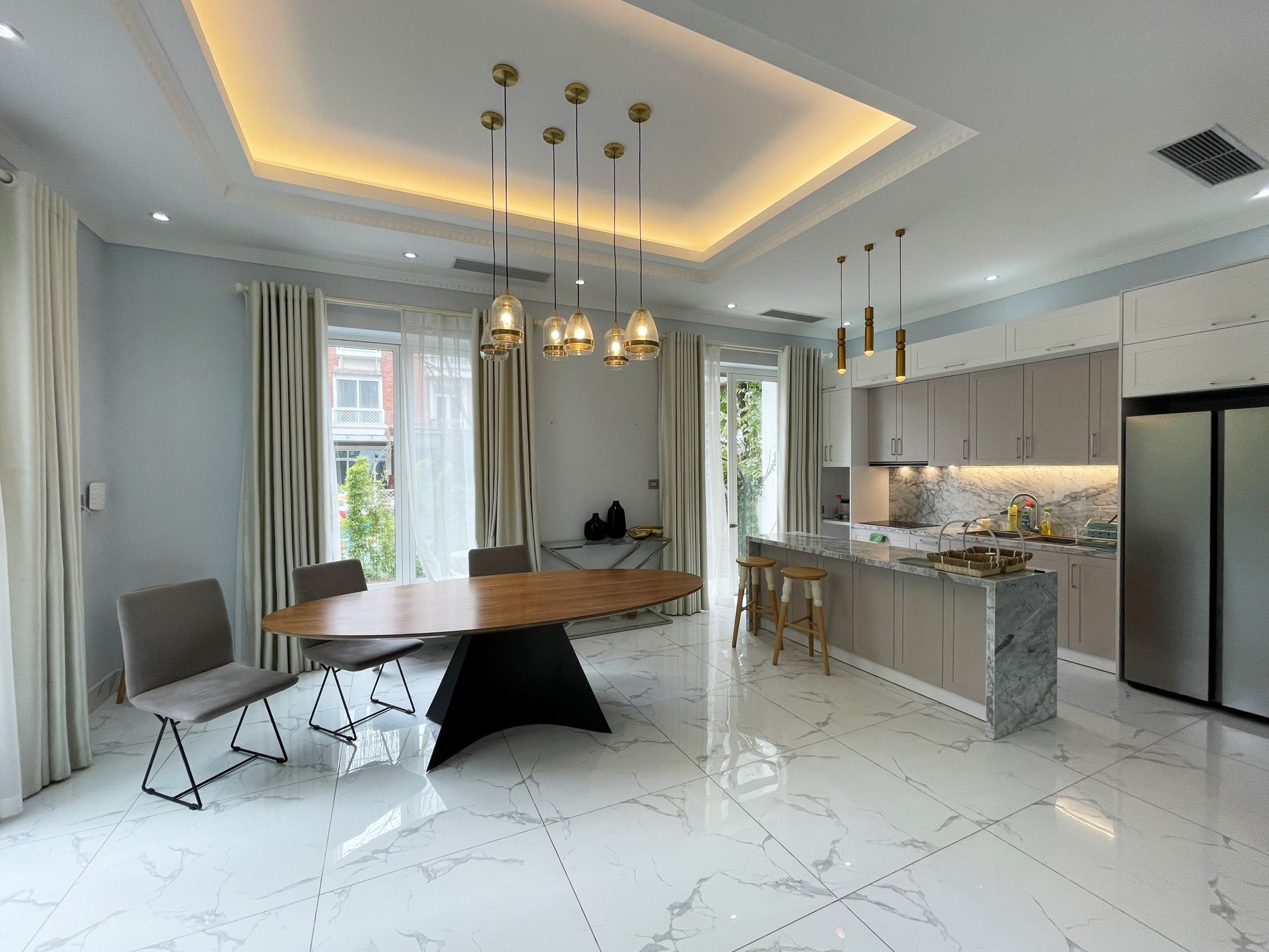 New finished luxury villa in Vinhomes Riverside for rent 3