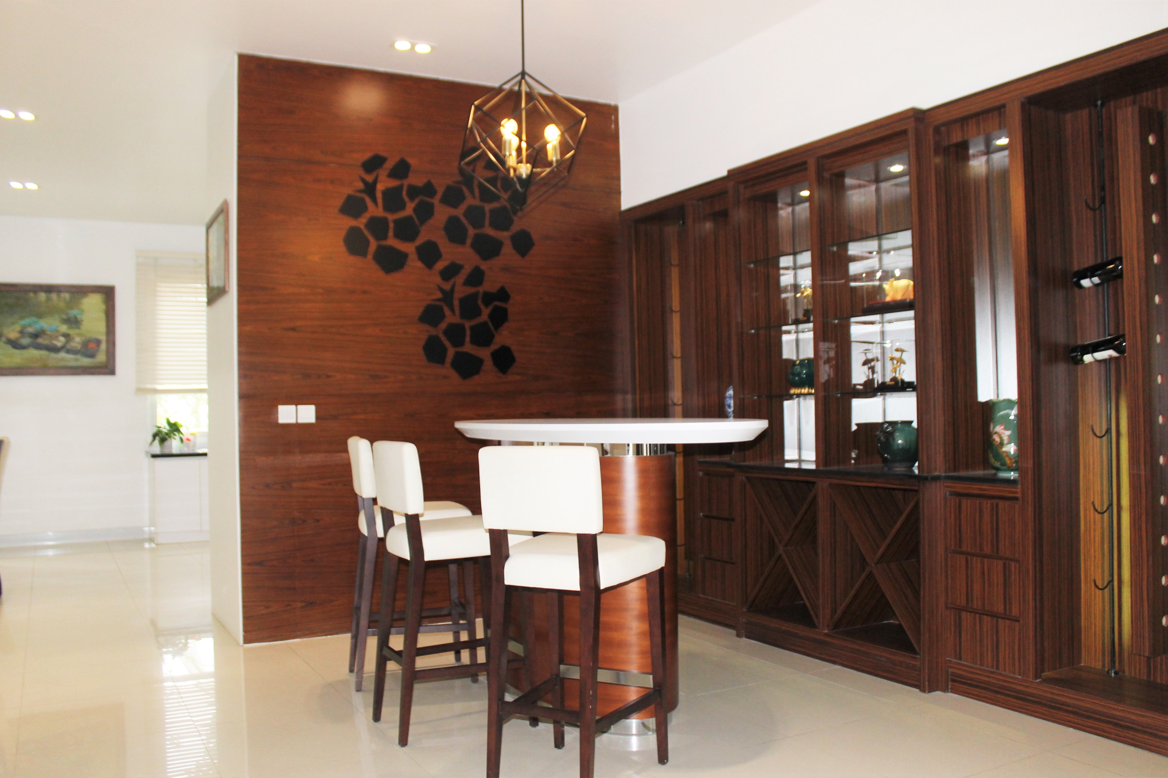 New finished luxury villa in Vinhomes Riverside for rent 4