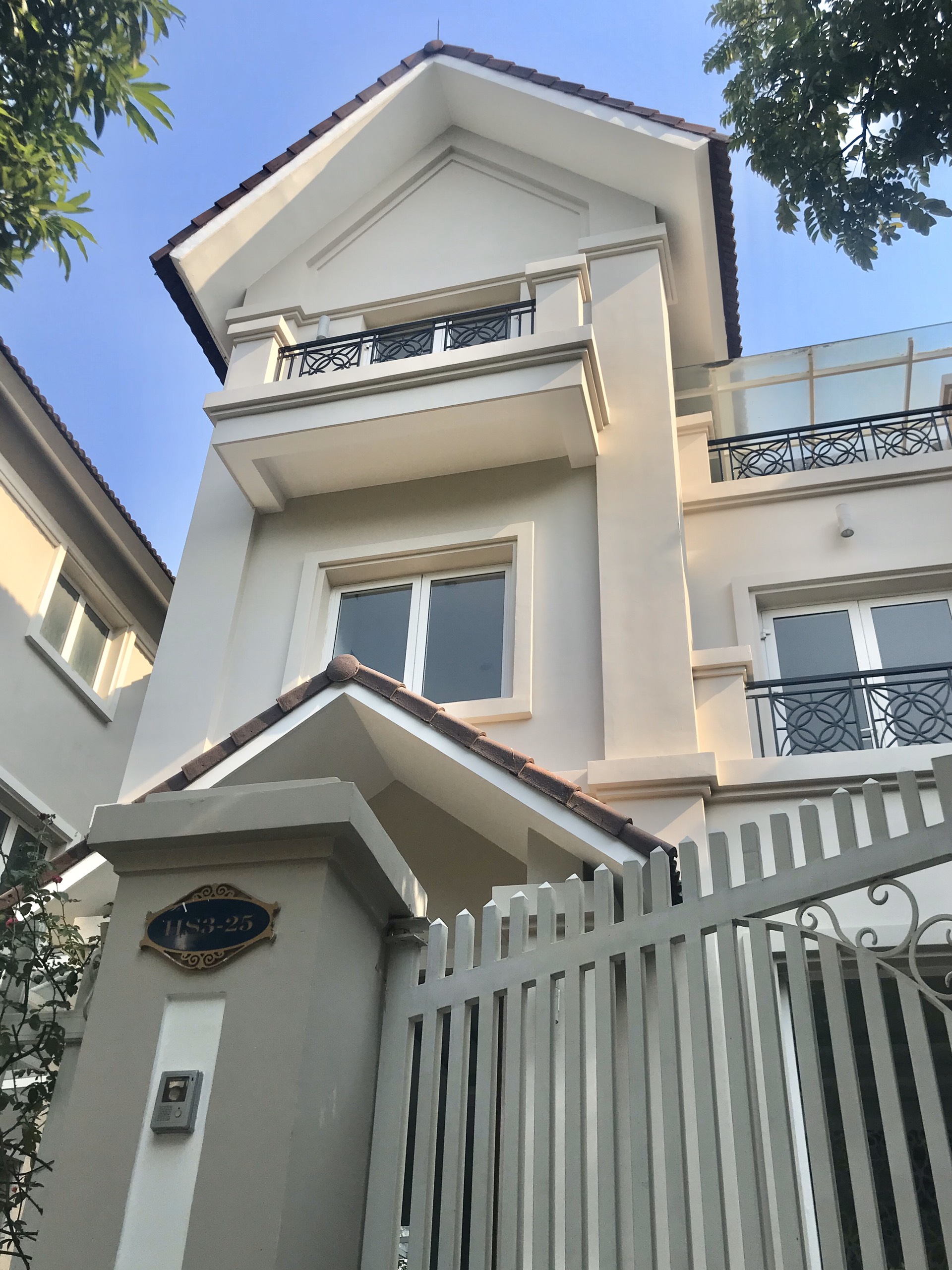 New Villa For Rent In Hoa Sua Vinhomes Riverside 3Bedroom Fully Furnished 3