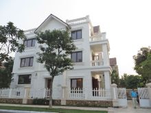 Hoa Sua villa with 4 spacious bedrooms for rent in Vinhomes Riverside