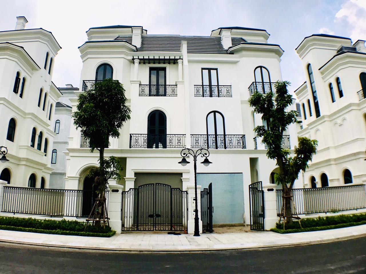 Lovable Sao Bien villa for sale in Vinhomes Ocean Park