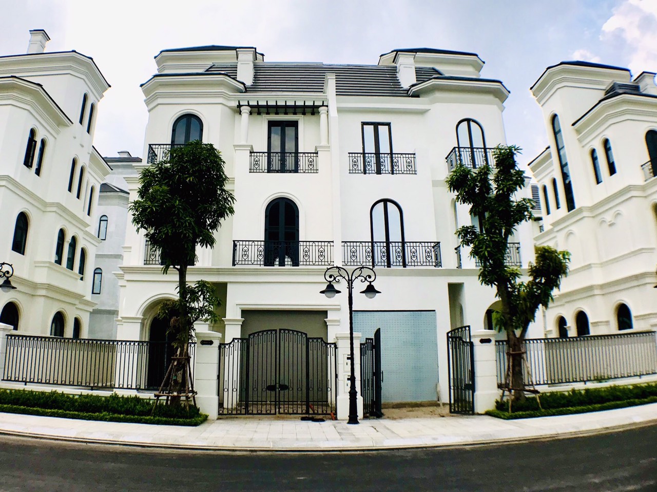 Lovable Sao Bien villa for sale in Vinhomes Ocean Park