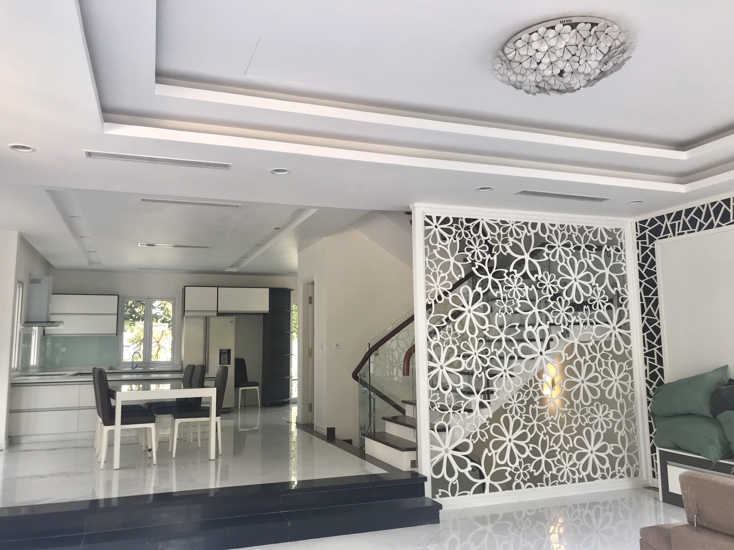 New Villa For Rent In Hoa Sua Vinhomes Riverside 3Bedroom Fully Furnished