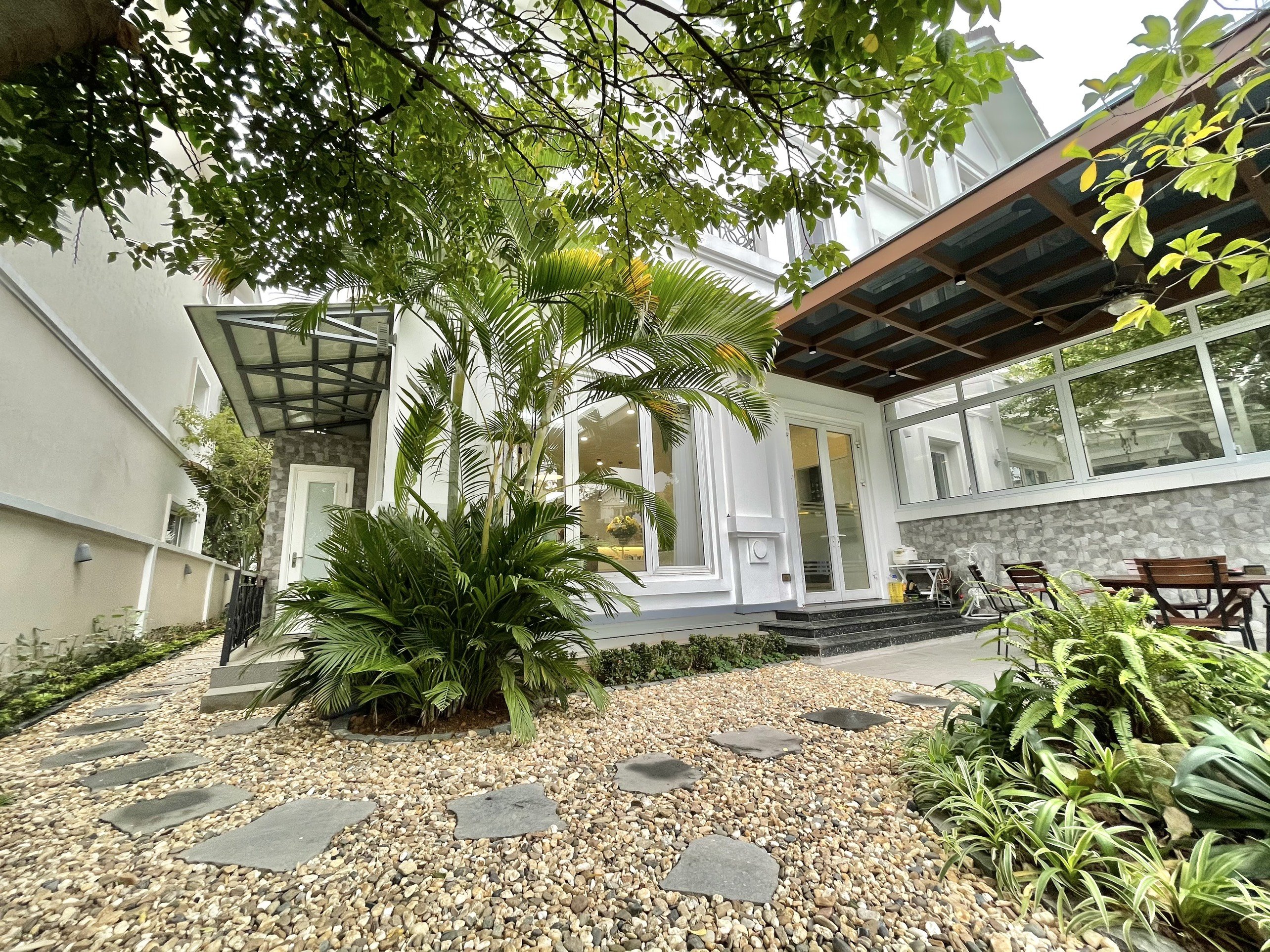 Villa in Hoa Lan Vinhomes Riverside for rent 250 sqm, with elevator