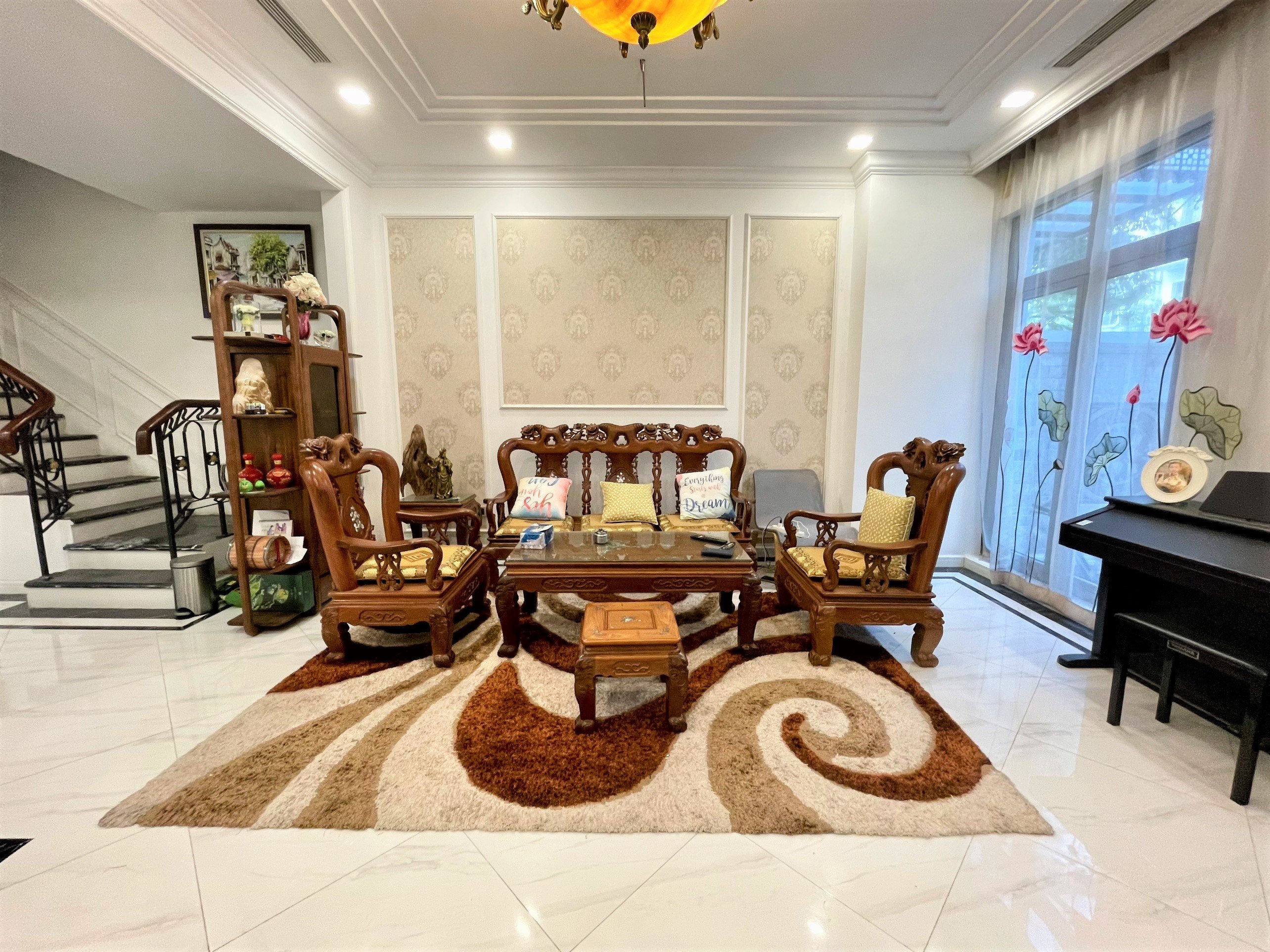 Adjacent villa for rent Near Vinschool Kindergarten at Vinhomes The Harmony