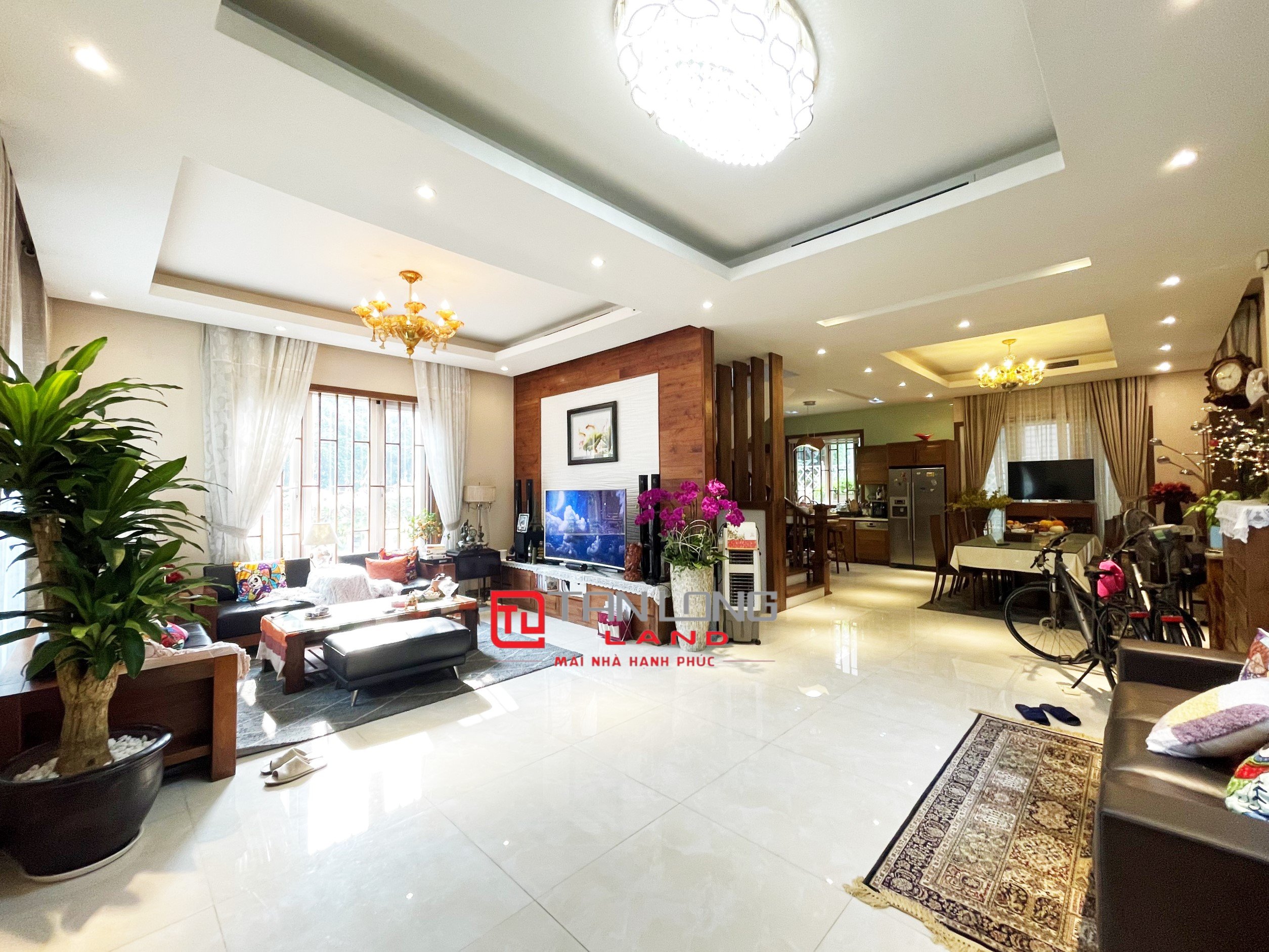 Corner Villas with 4 bedrooms in Anh Dao, Vinhomes Riverside for rent
