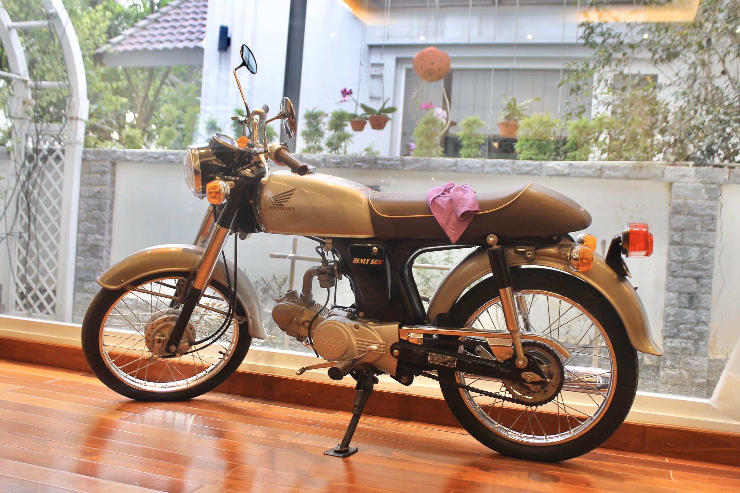 Remarkable villa for rent in Anh Dao street, Vinhomes Riverside 13