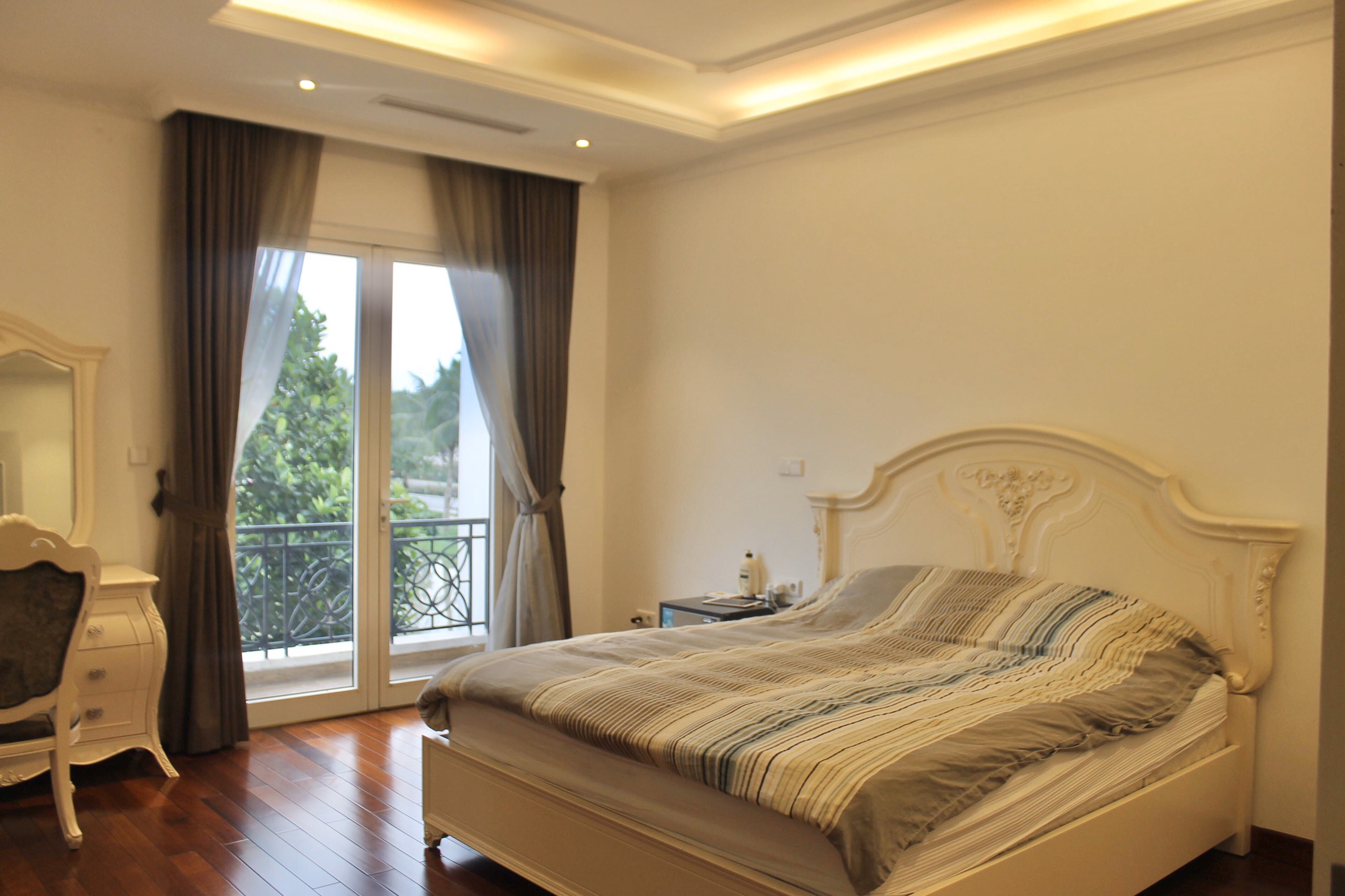 Remarkable villa for rent in Anh Dao street, Vinhomes Riverside 19