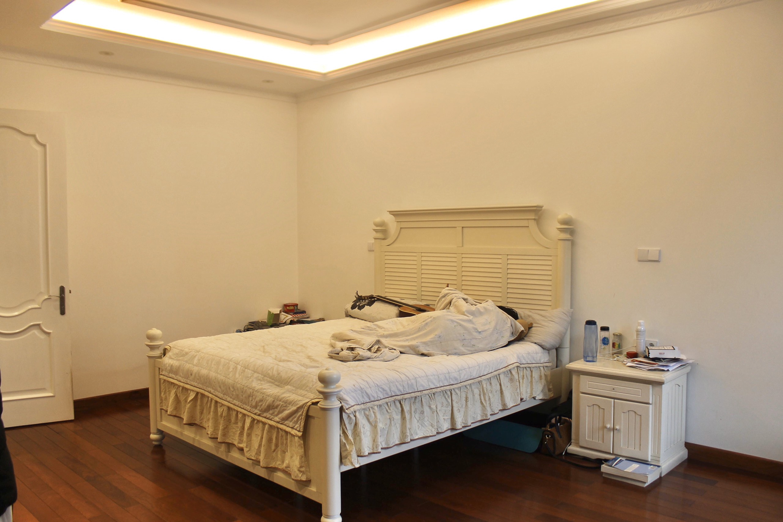 Remarkable villa for rent in Anh Dao street, Vinhomes Riverside 23