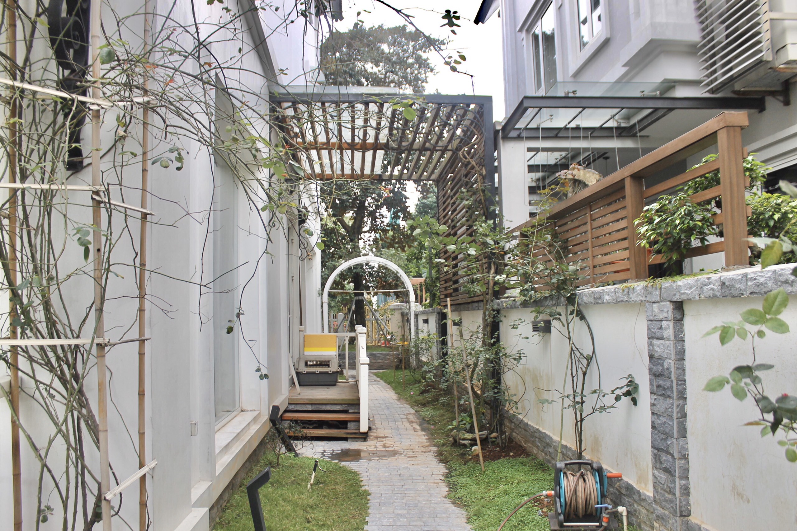 Remarkable villa for rent in Anh Dao street, Vinhomes Riverside 25