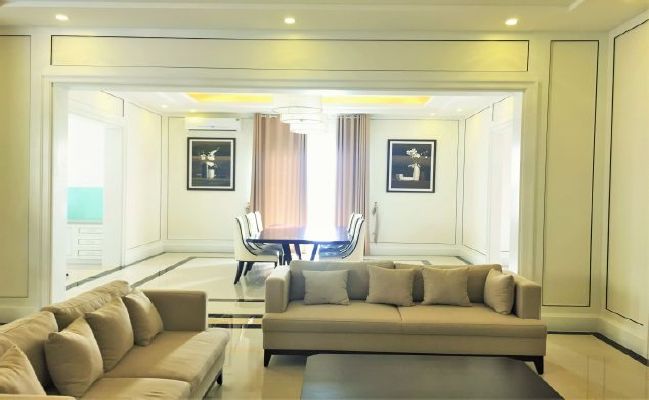 Renting serviced villa with 3 bedrooms in Hoa Sua lane, Vinhomes, Long Bien 1