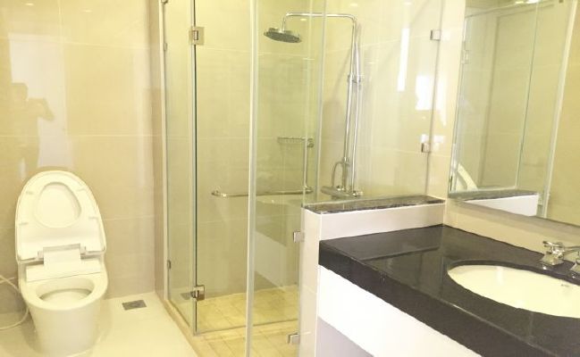 Renting serviced villa with 3 bedrooms in Hoa Sua lane, Vinhomes, Long Bien 11