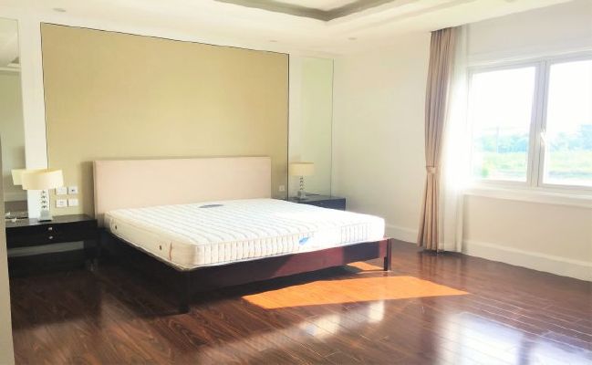 Renting serviced villa with 3 bedrooms in Hoa Sua lane, Vinhomes, Long Bien 12