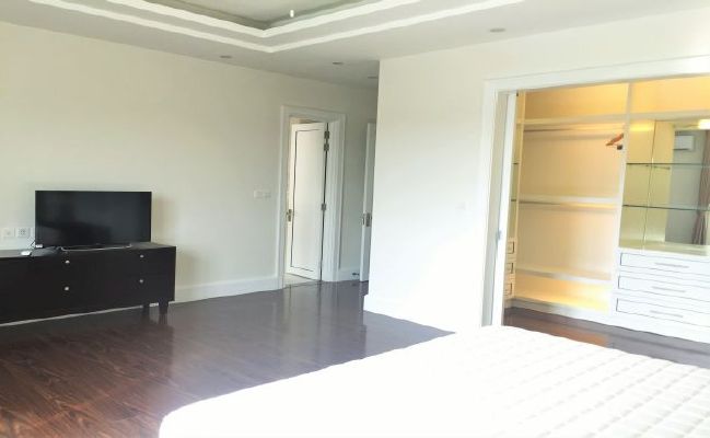 Renting serviced villa with 3 bedrooms in Hoa Sua lane, Vinhomes, Long Bien 14