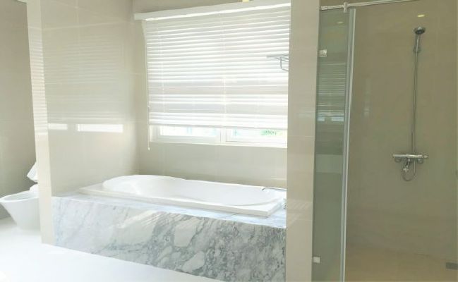 Renting serviced villa with 3 bedrooms in Hoa Sua lane, Vinhomes, Long Bien 16