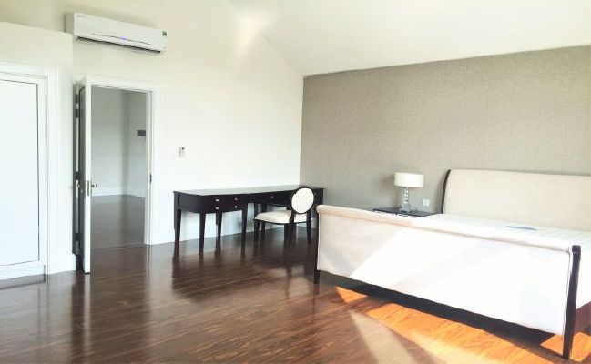 Renting serviced villa with 3 bedrooms in Hoa Sua lane, Vinhomes, Long Bien 17