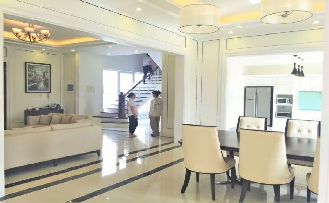Renting serviced villa with 3 bedrooms in Hoa Sua lane, Vinhomes, Long Bien 3