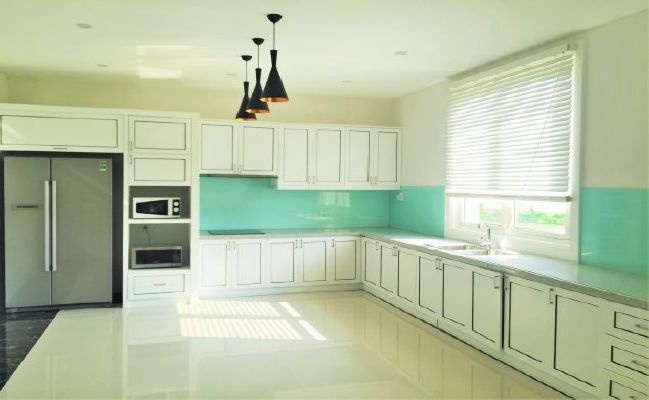 Renting serviced villa with 3 bedrooms in Hoa Sua lane, Vinhomes, Long Bien 7