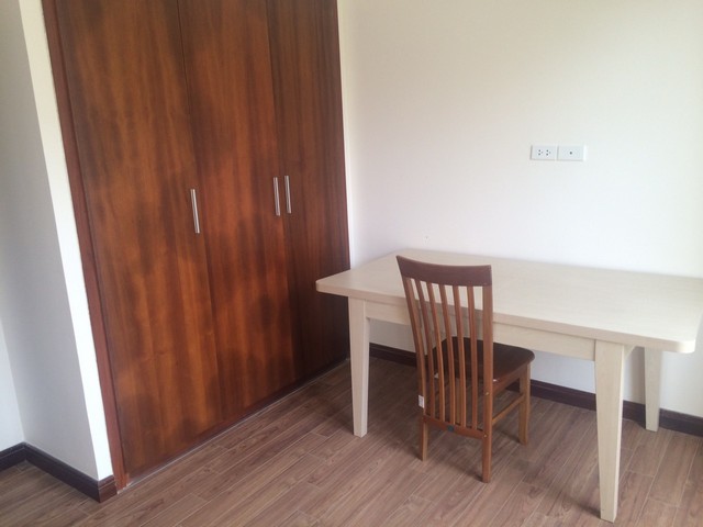 Renting Vinhomes Riverside villa with 4 bedrooms in Hoa Lan road, $1600/month 12