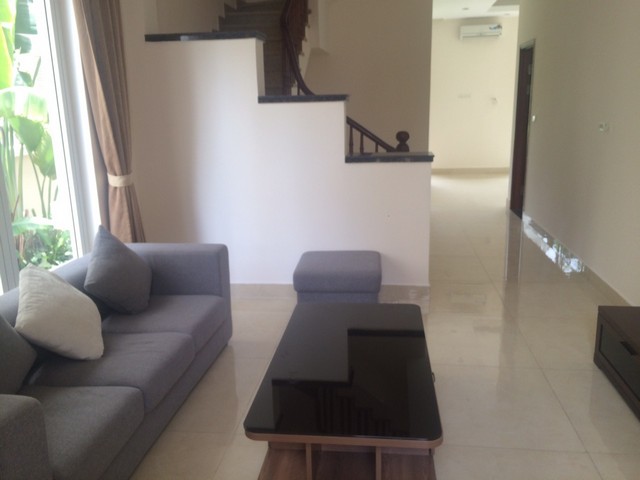 Renting Vinhomes Riverside villa with 4 bedrooms in Hoa Lan road, $1600/month 4