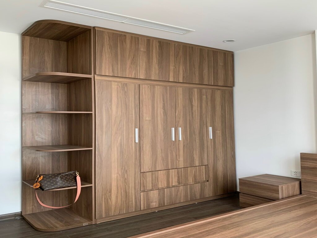 S2 high-rise finished apartment for sale at Vinhomes Symphony 4