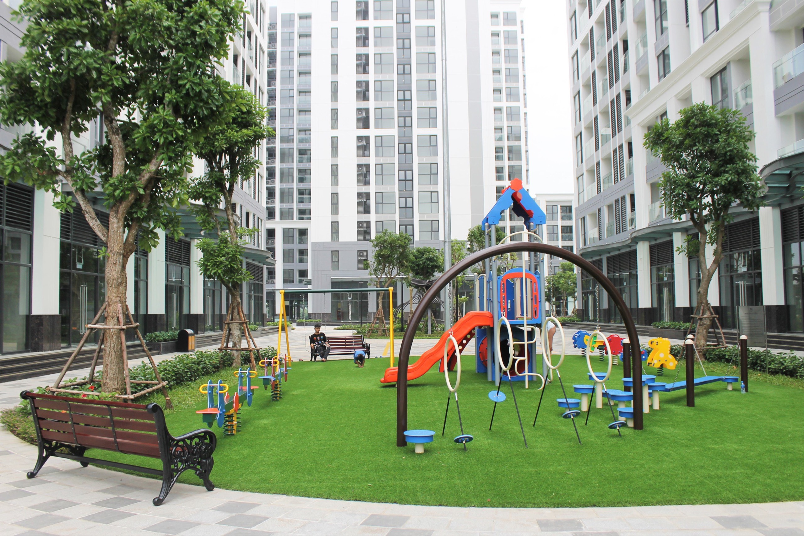 Selling finished Apartment on Low Floor and Building S2 Vinhomes Symphony 4