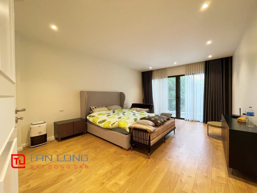 Selling Single Villa with Basement at Vinhomes Riverside Long Bien 10