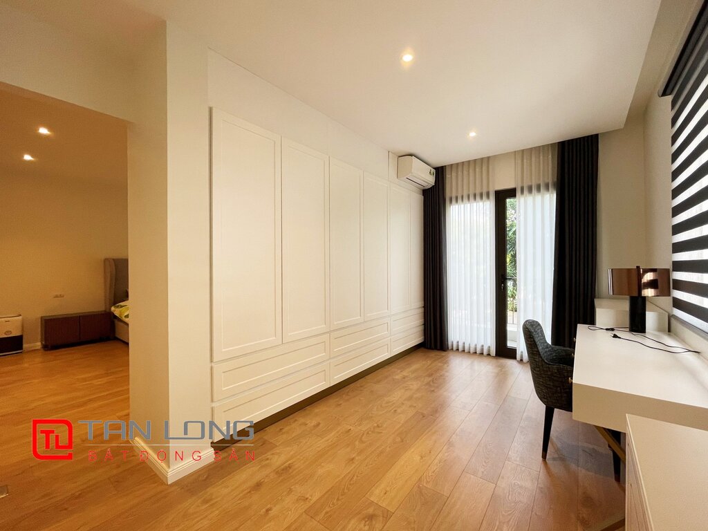 Selling Single Villa with Basement at Vinhomes Riverside Long Bien 13