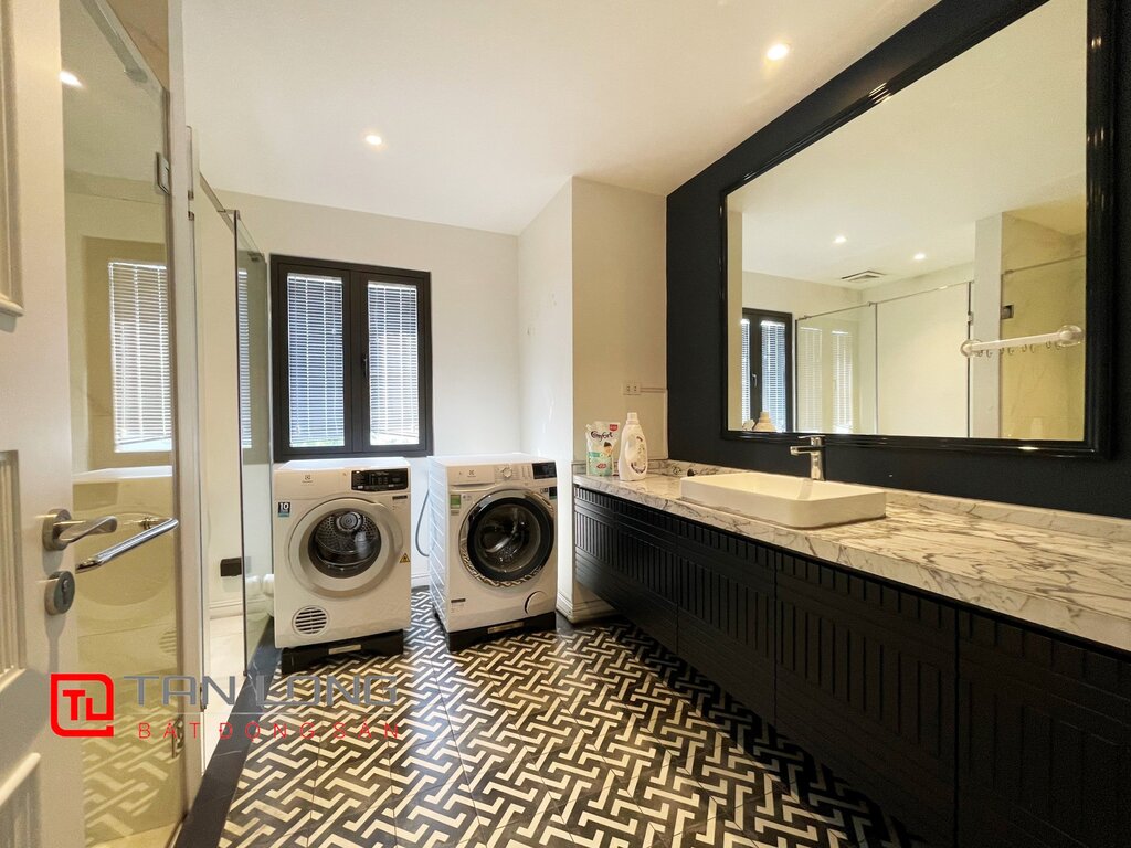 Selling Single Villa with Basement at Vinhomes Riverside Long Bien 15