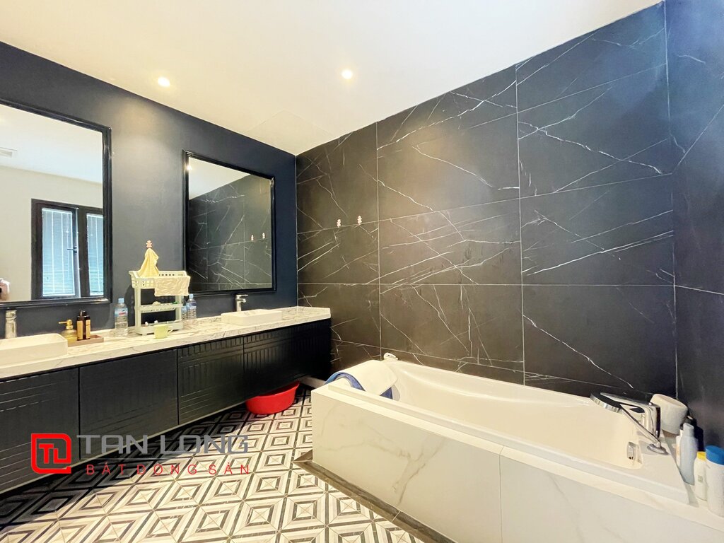 Selling Single Villa with Basement at Vinhomes Riverside Long Bien 9
