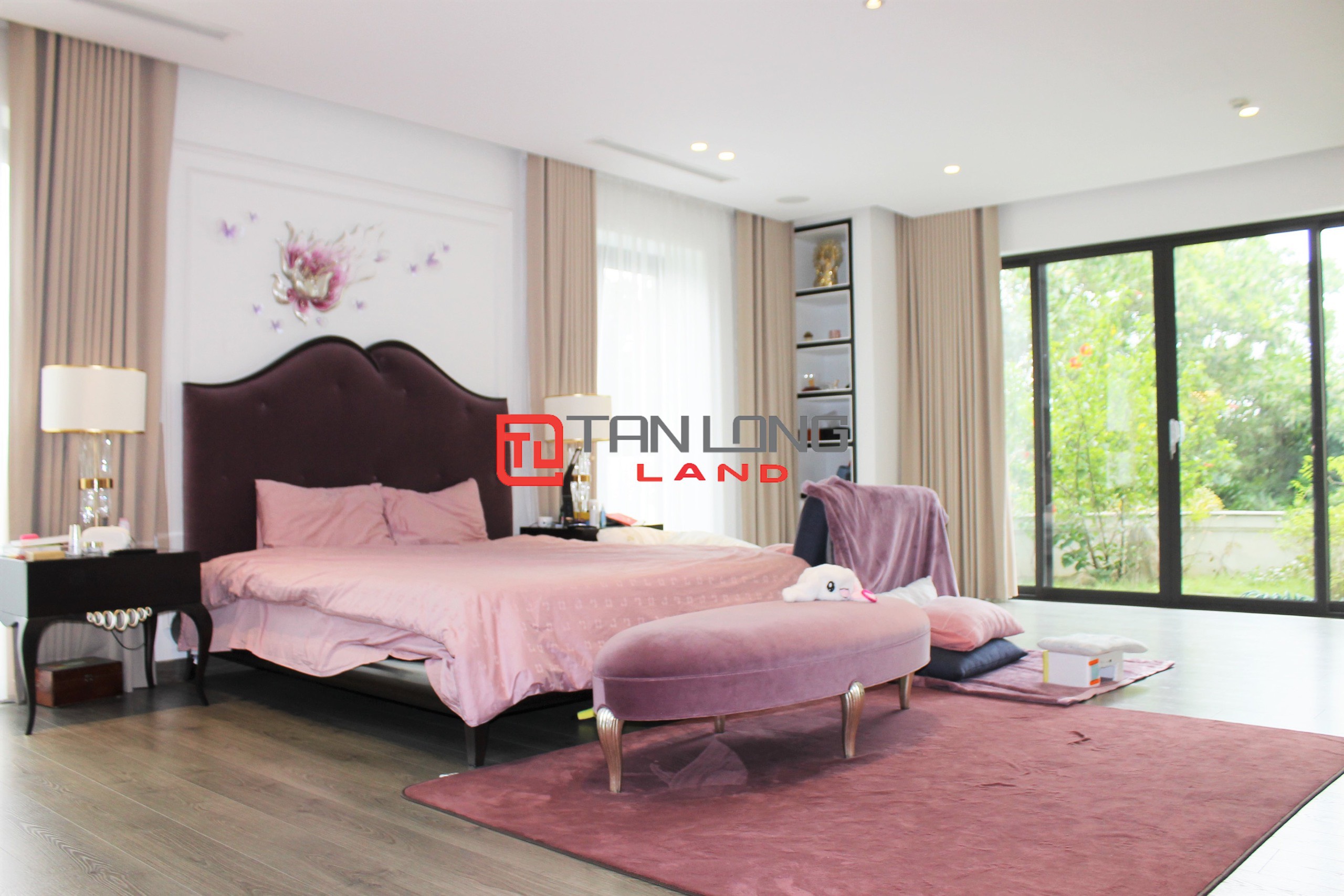 Single Villa for rent 420sqm near BIS International School at Vinhomes Riverside Long Bien 11