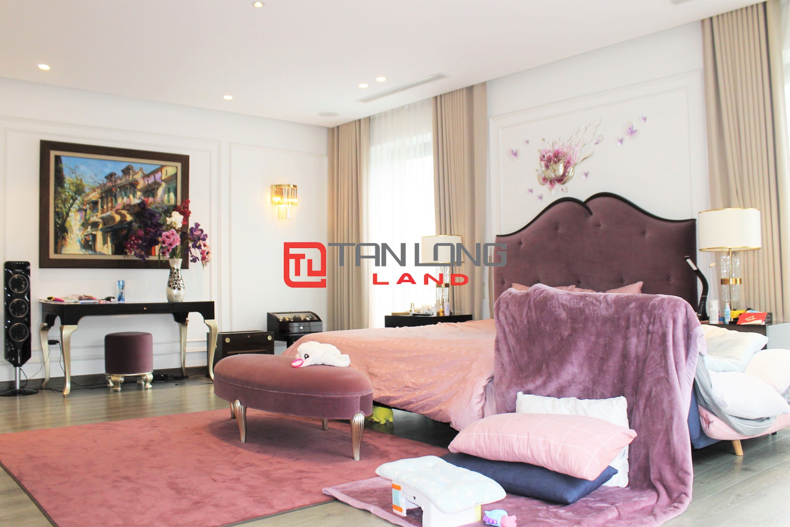 Single Villa for rent 420sqm near BIS International School at Vinhomes Riverside Long Bien 12