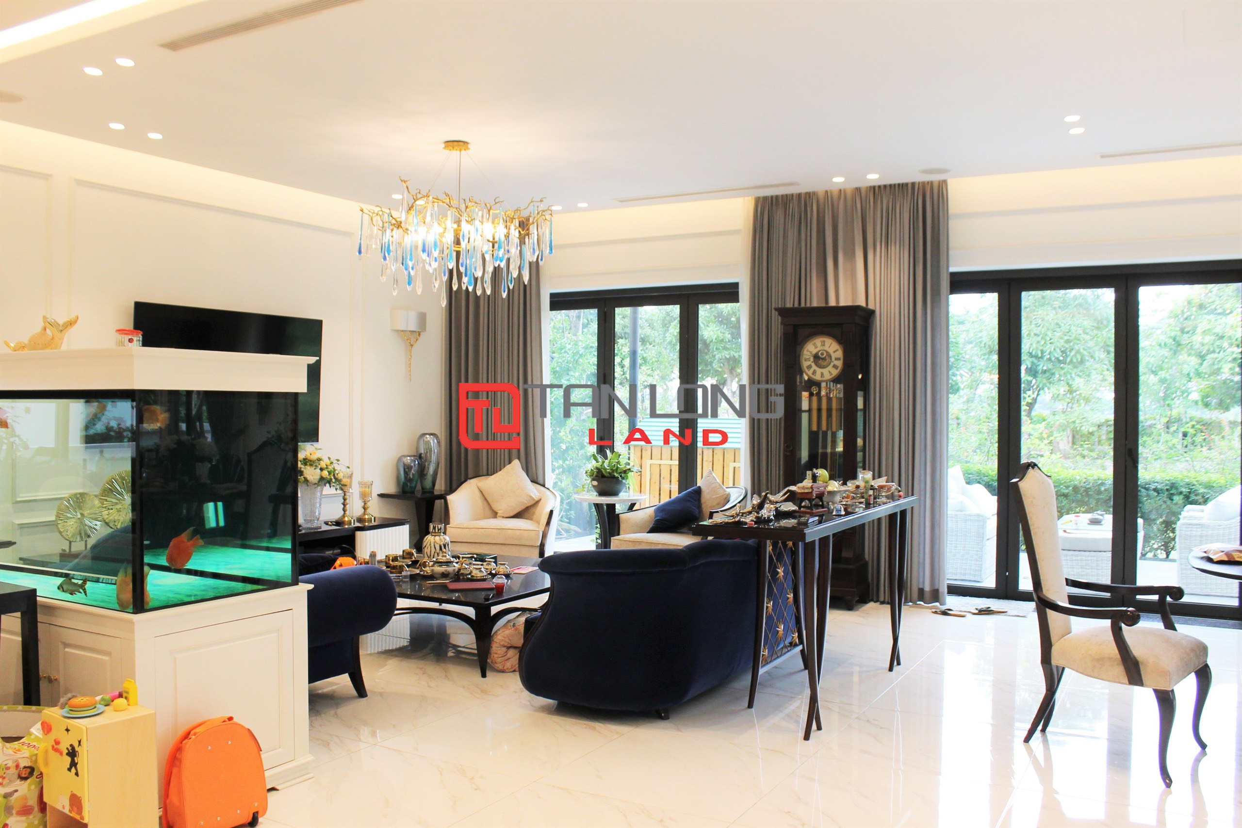 Single Villa for rent 420sqm near BIS International School at Vinhomes Riverside Long Bien 3