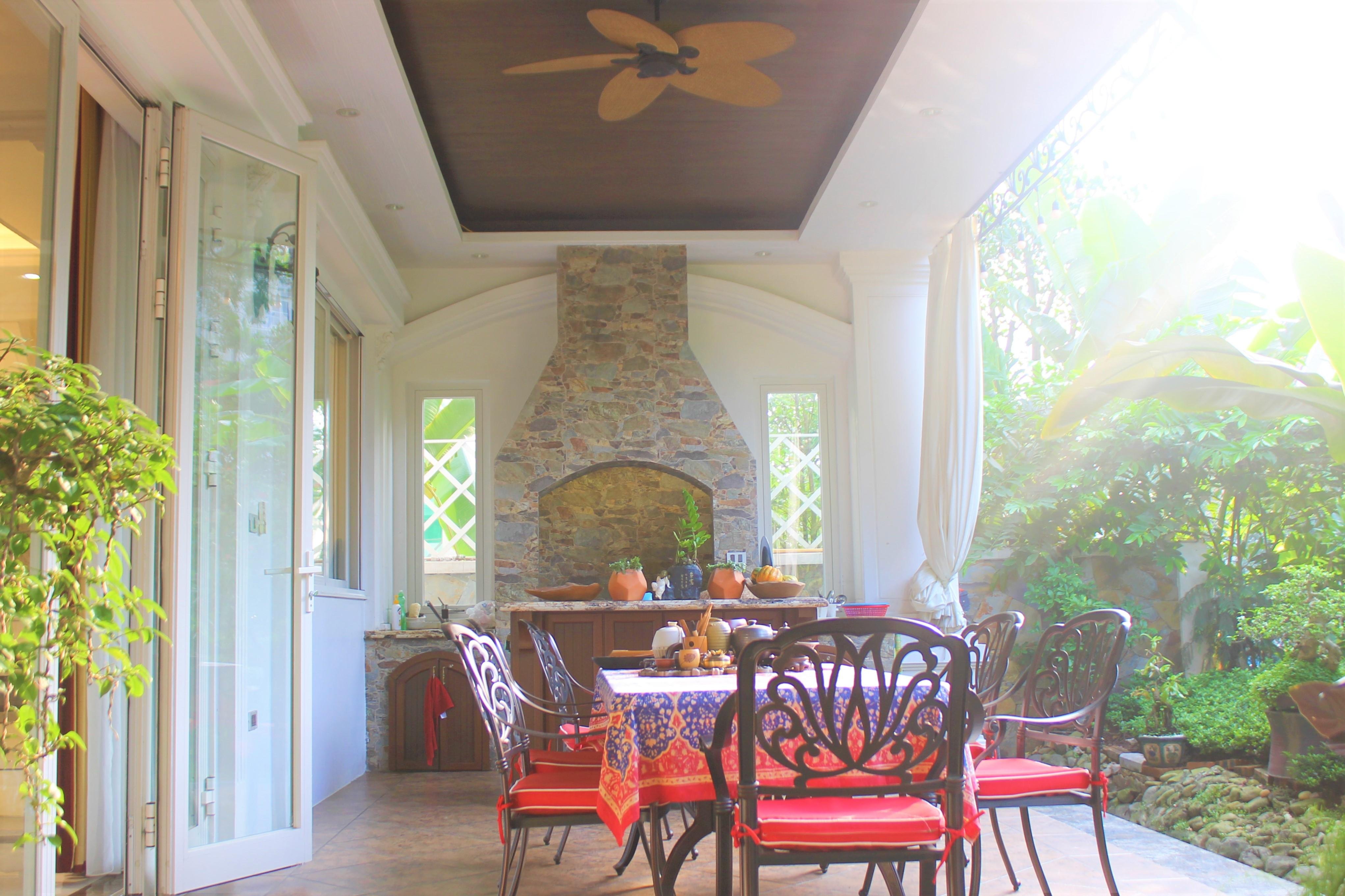 Single villa for rent 5BR/380sqm in Vinhomes Riverside - luxurious and fully furniture 4