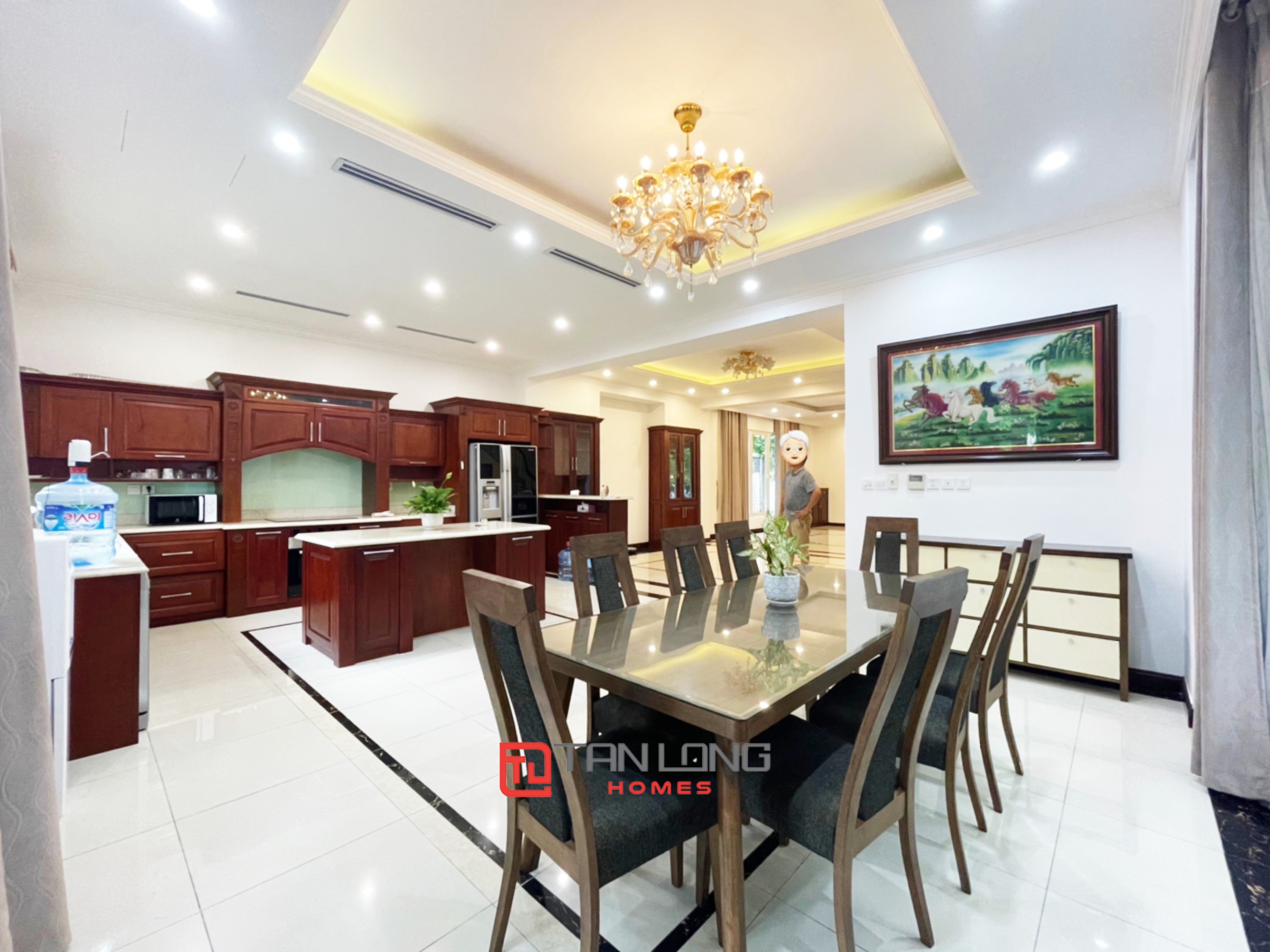 Single villa for rent with full furniture 4 bedrooms with river view behind the house in Vinhomes Riverside 4