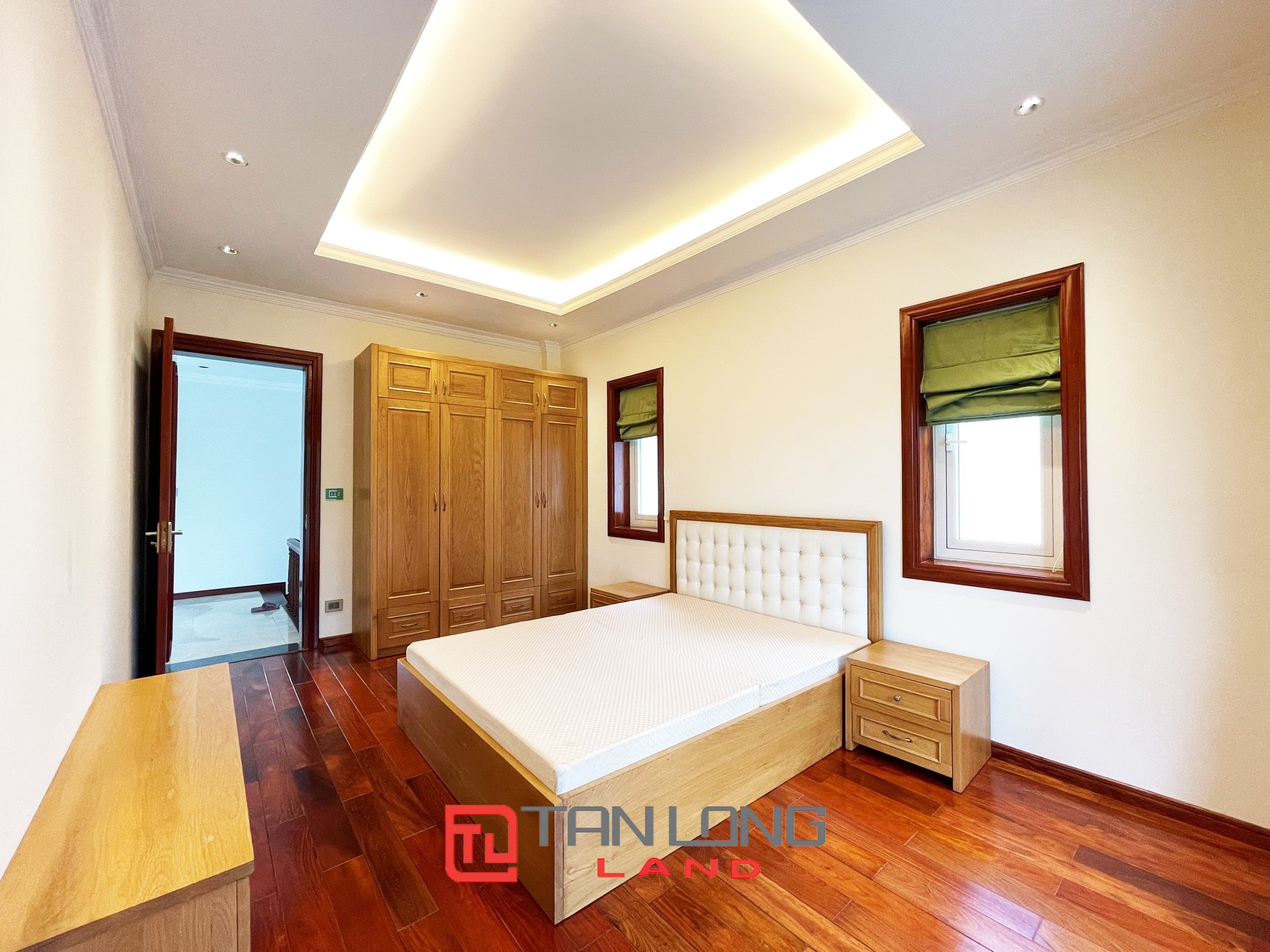 Single Villa for rent with River view Near BIS International School at Vinhomes Riverside 16