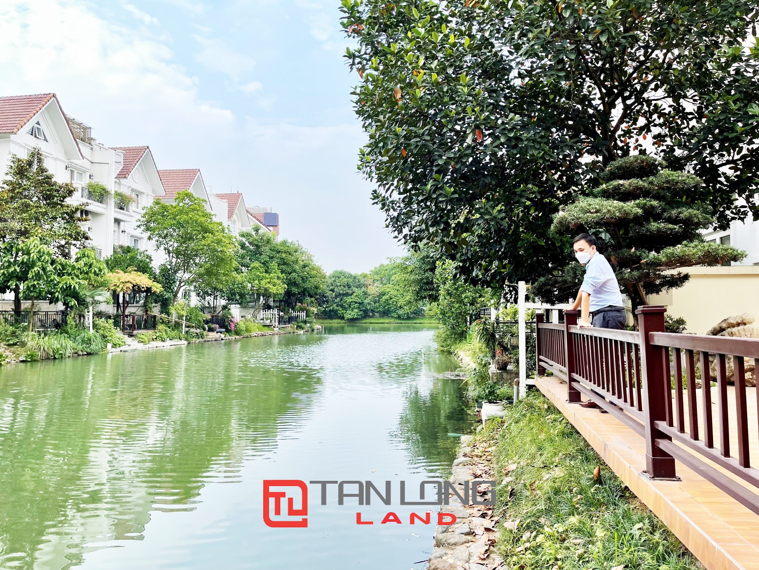 Single Villa for rent with River view Near BIS International School at Vinhomes Riverside 21