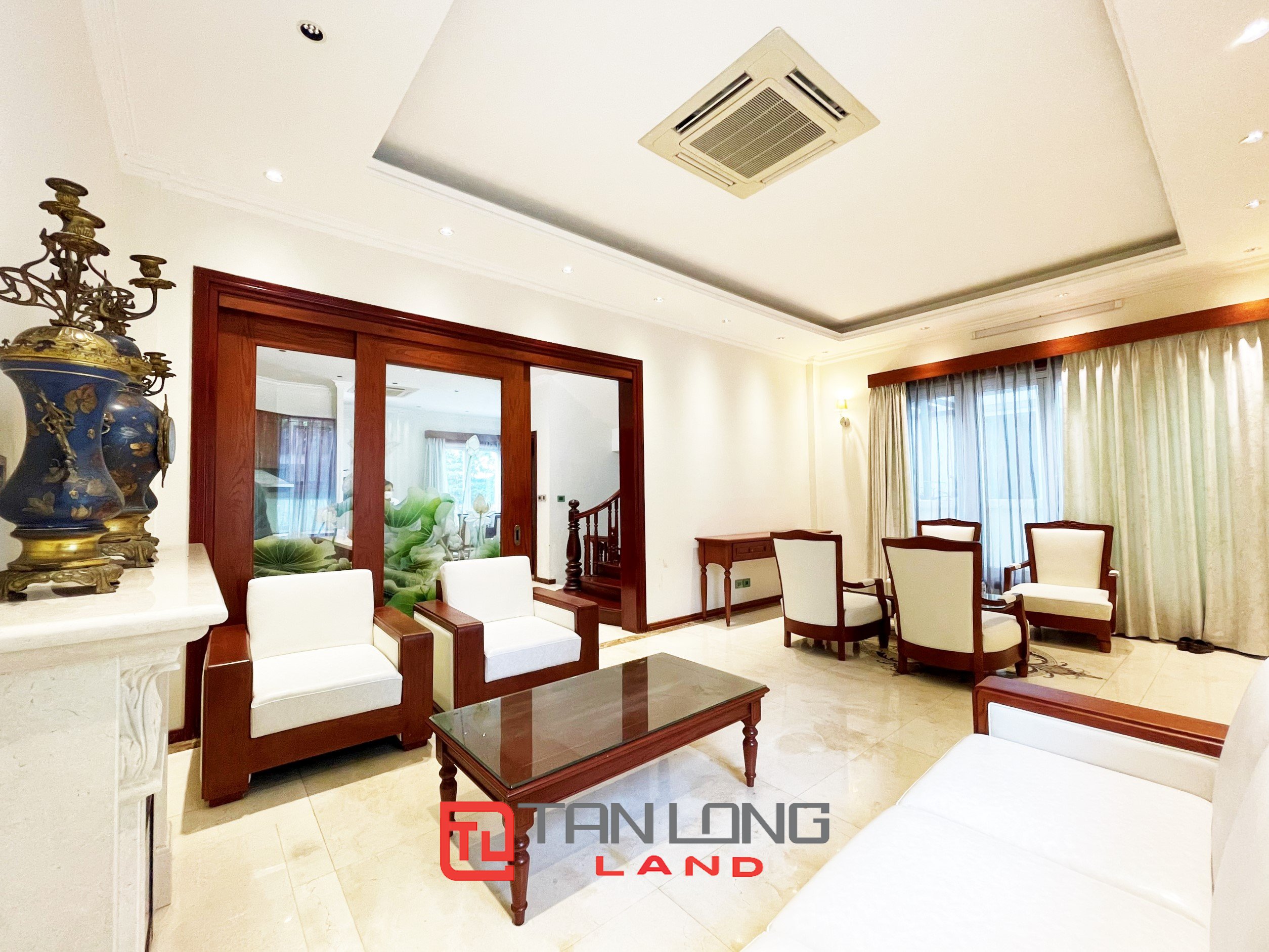 Single Villa for rent with River view Near BIS International School at Vinhomes Riverside 4