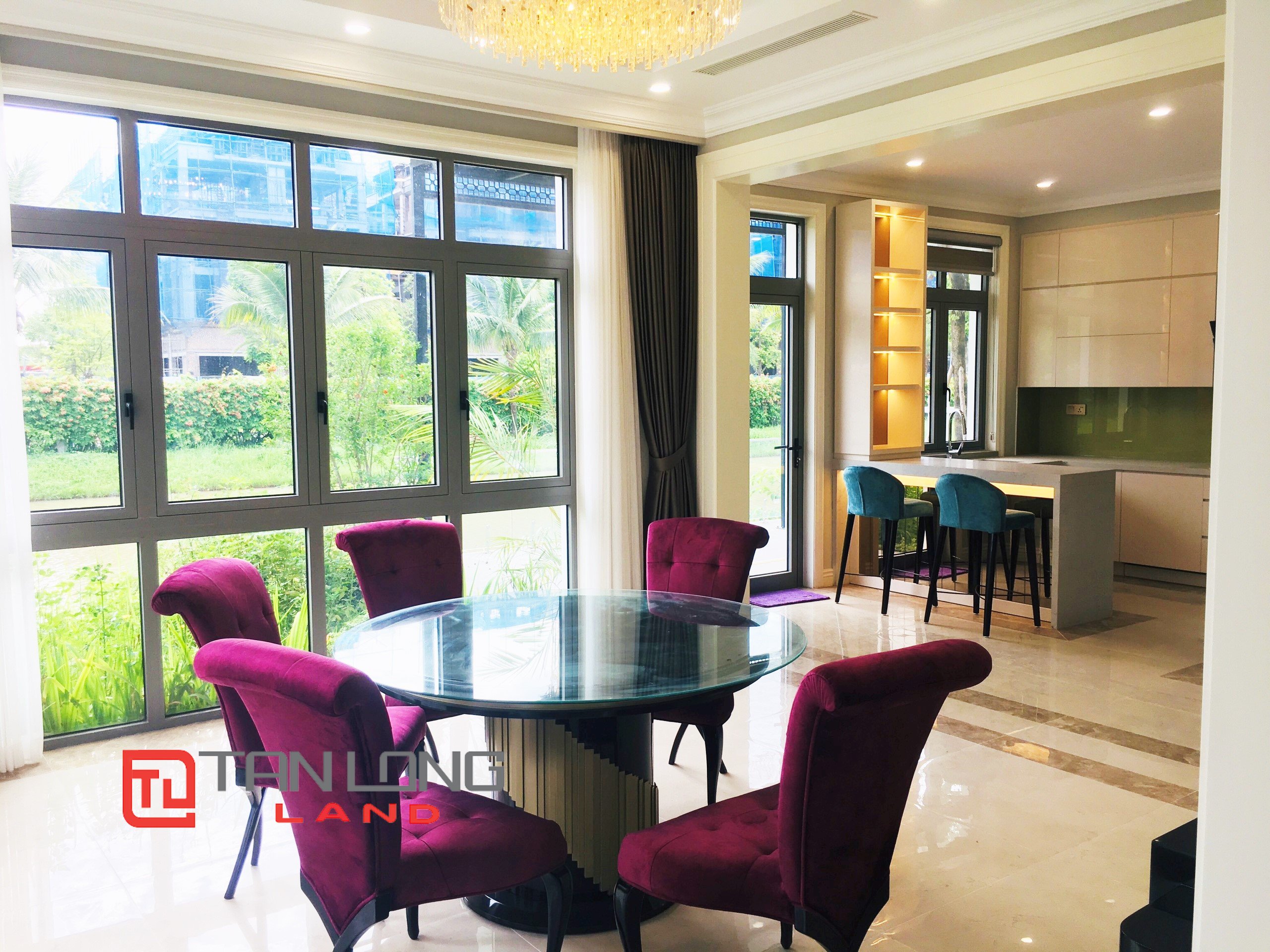 Single Villa with 4 Bedrooms for rent near Vinschool International School in Vinhomes Riverside 6