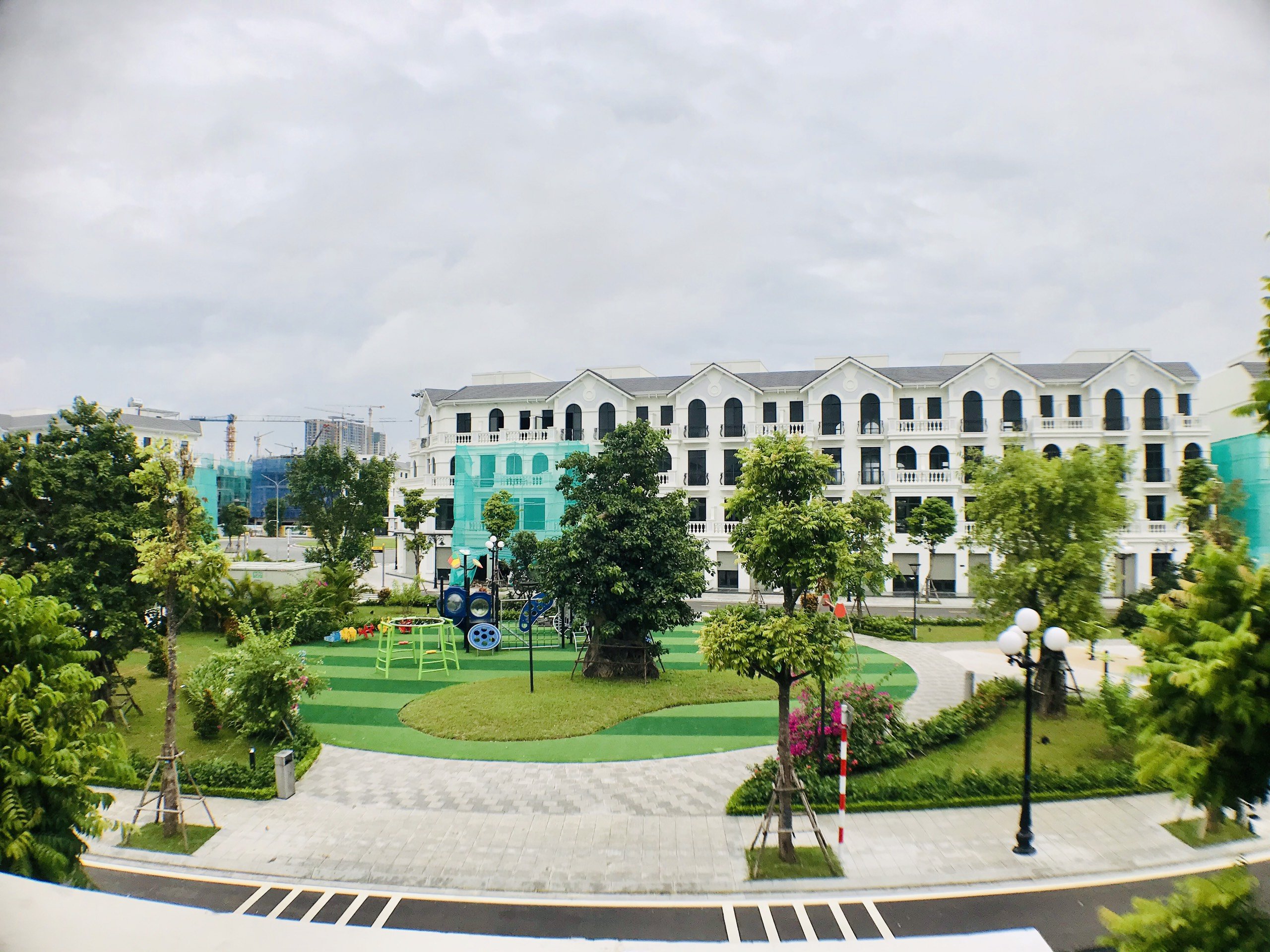 Slight Shophouse for sale in Sao Bien subdivision, Vinhomes Ocean Park 3